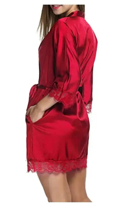 Robe de Nuit Satinée avec Dentelle