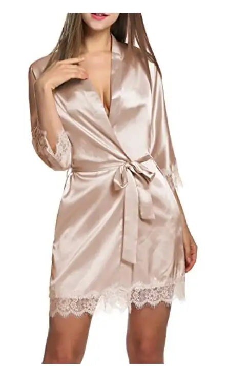 Robe de Nuit Satinée avec Dentelle