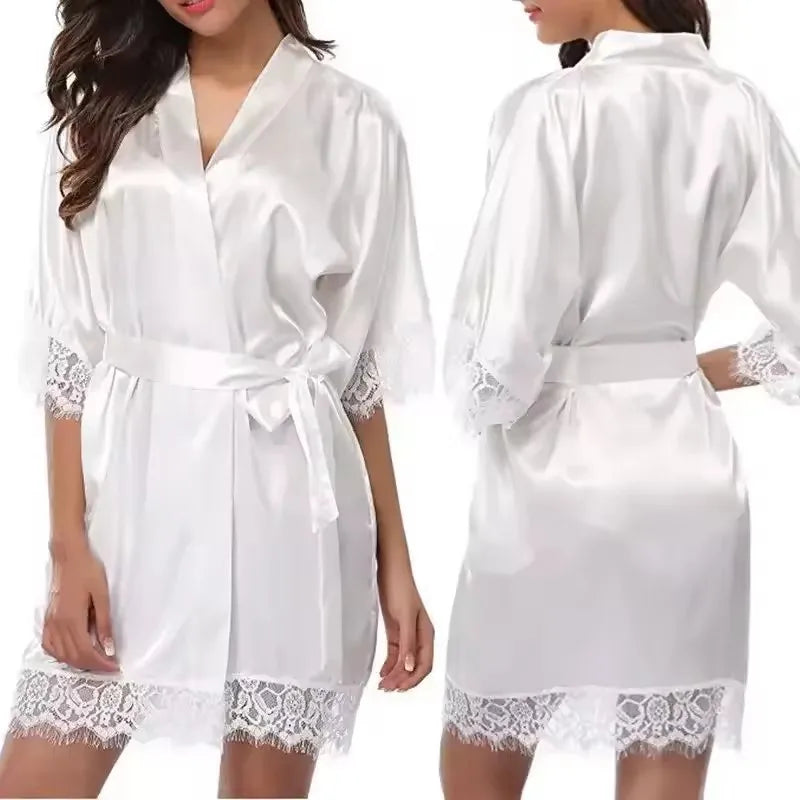 Robe de Nuit Satinée avec Dentelle