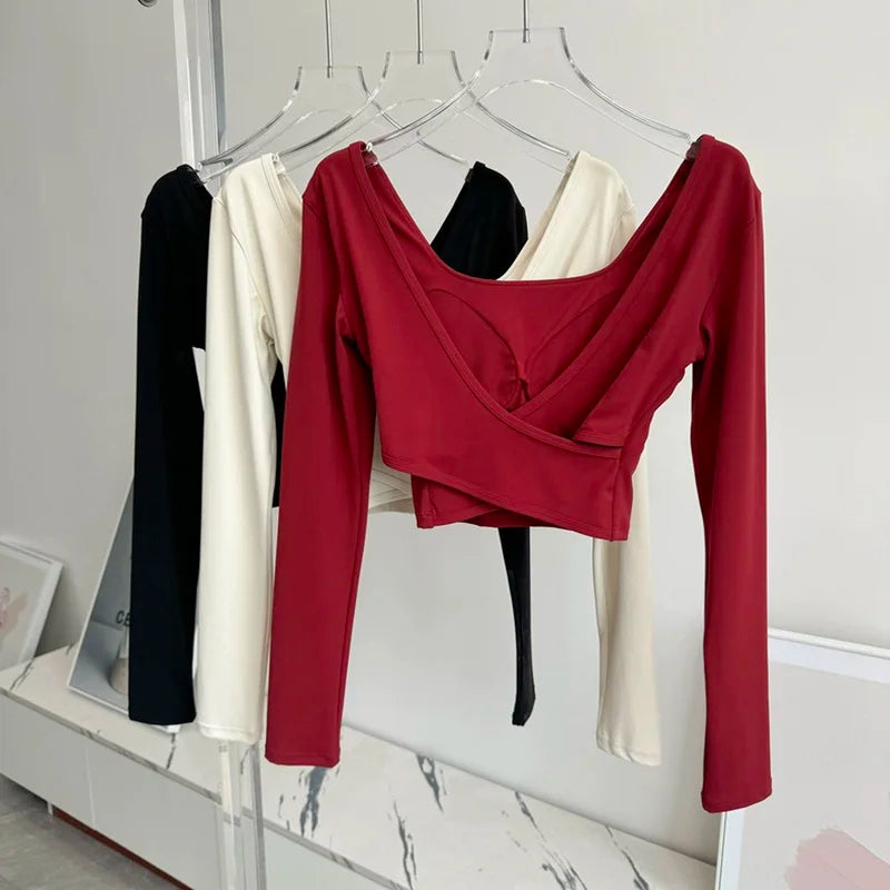 Tenue de yoga femme dos croisé