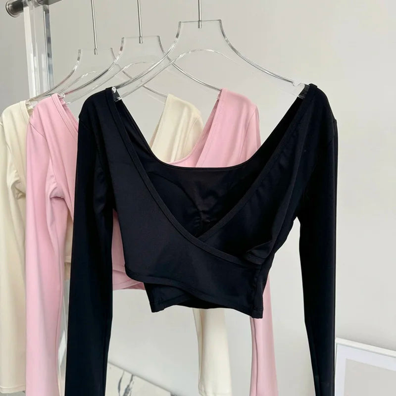 Tenue de yoga femme dos croisé